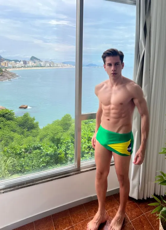 Ivan, male escort in Dubai โ photo 2