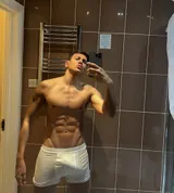 Ivan, male escort in Dubai — photo 3