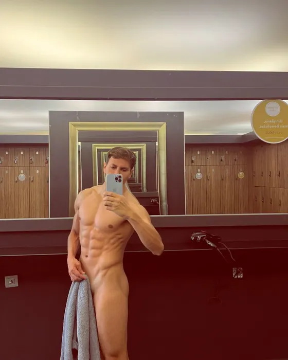 Ivan, male escort in Dubai โ photo 8