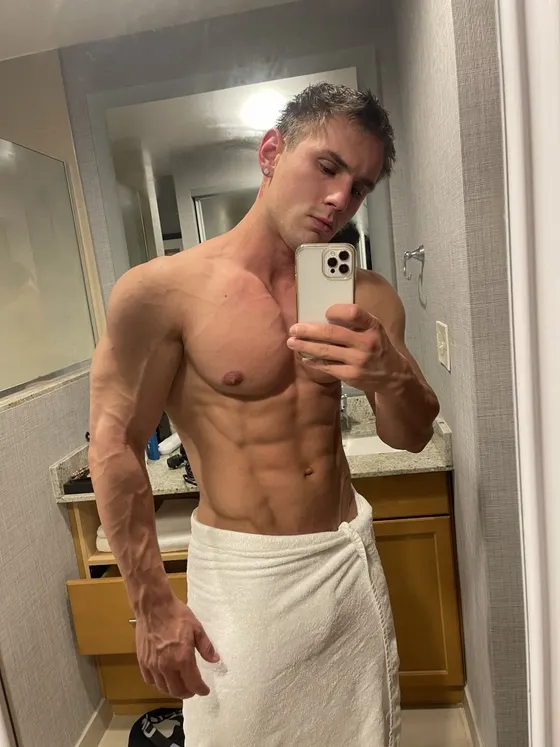Ivan, Russian male escort in Dubai