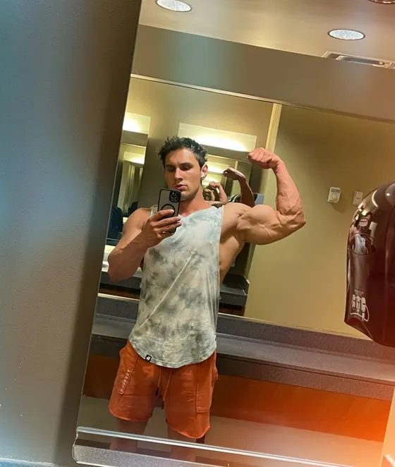 Ivan, Russian male escort in Dubai — photo 11