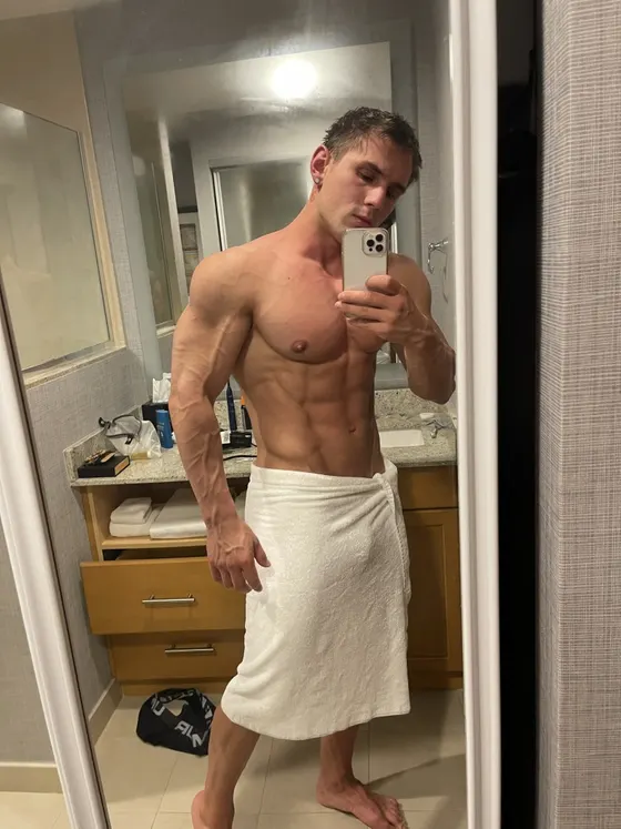 Ivan, Russian male escort in Dubai — photo 14