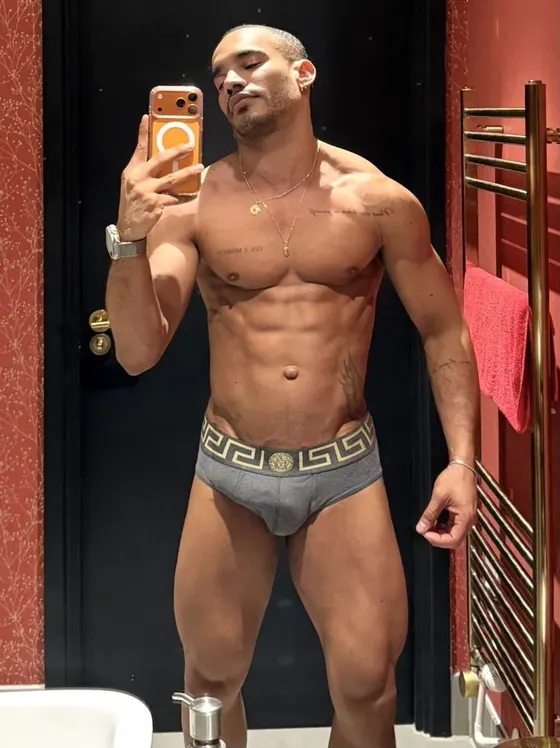 Jake, male escort in Dubai — photo 11