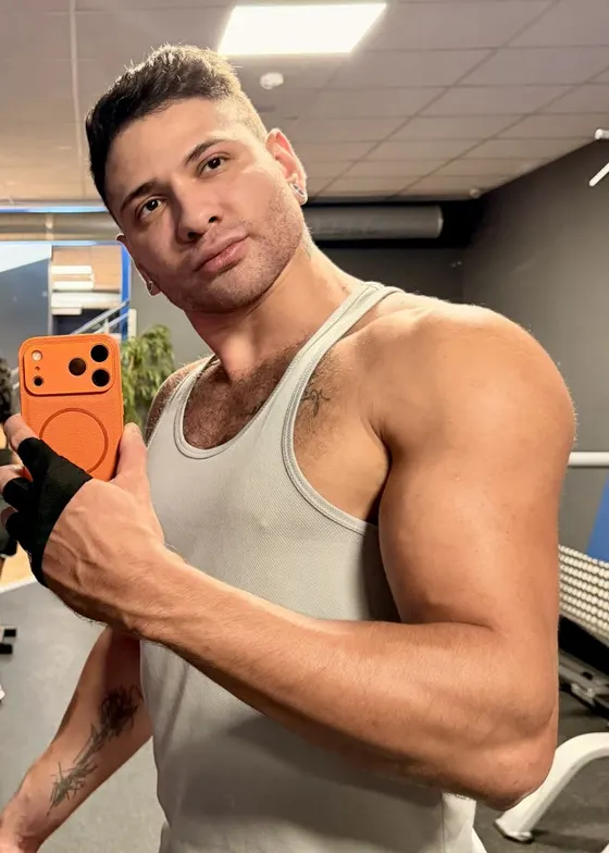 Julian, Brazilian male escort in Dubai — photo 12