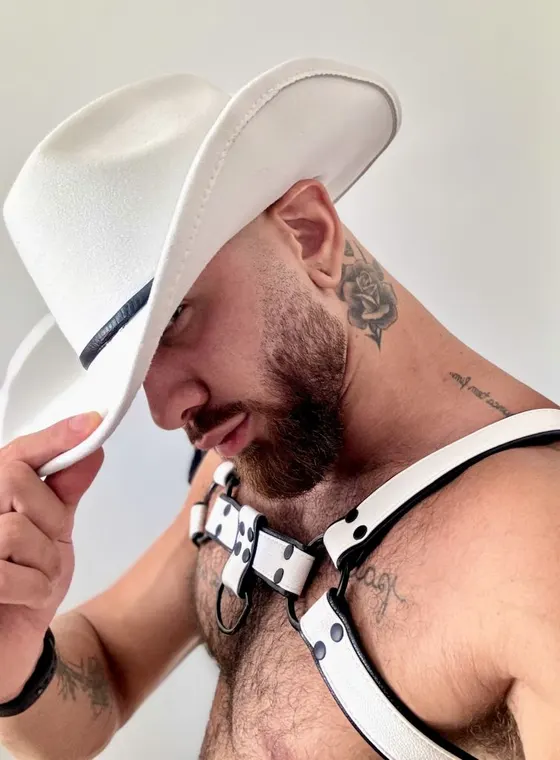 Julian, Brazilian male escort in Dubai — photo 14
