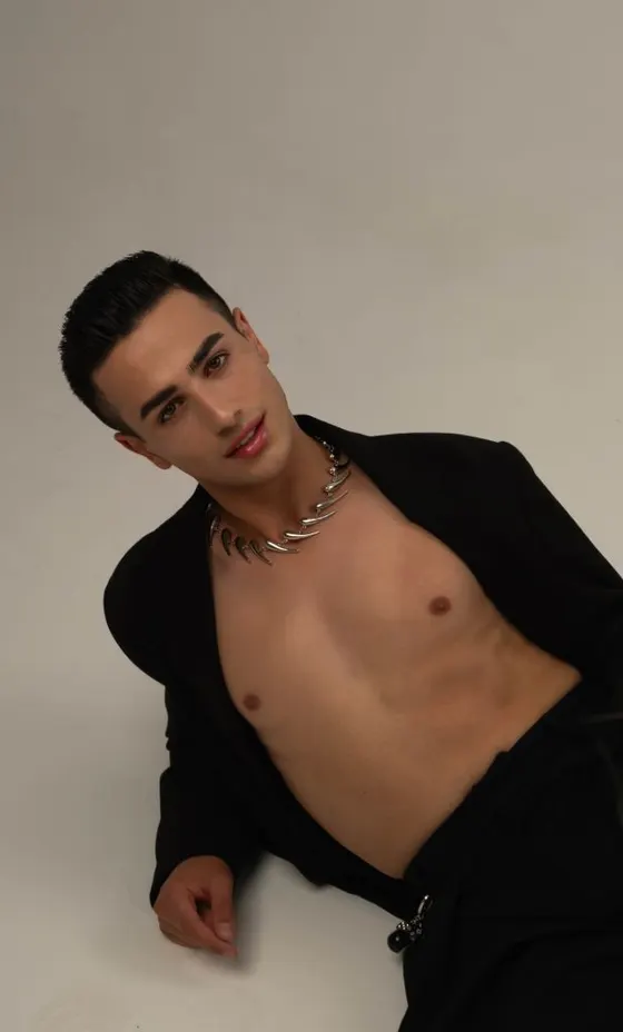 Julian, male escort in Dubai — photo 10