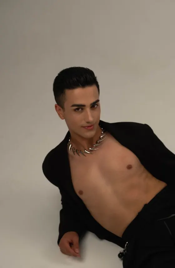 Julian, male escort in Dubai — photo 11