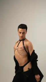 Julian, male escort in Dubai — photo 4