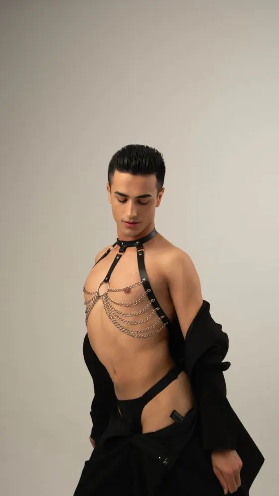 Julian, male escort in Dubai — photo 4