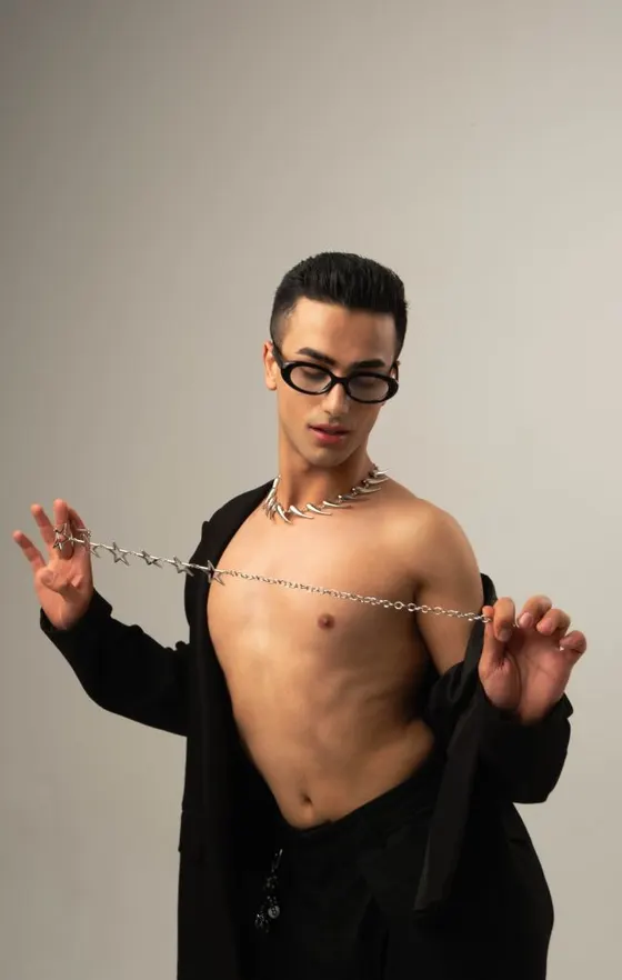 Julian, male escort in Dubai — photo 7