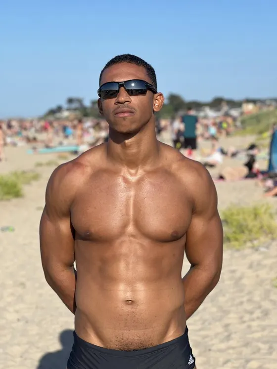 Kevin, Ebony male escort in Dubai — photo 11