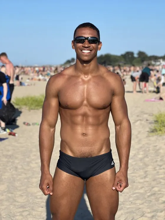 Kevin, Ebony male escort in Dubai — photo 12