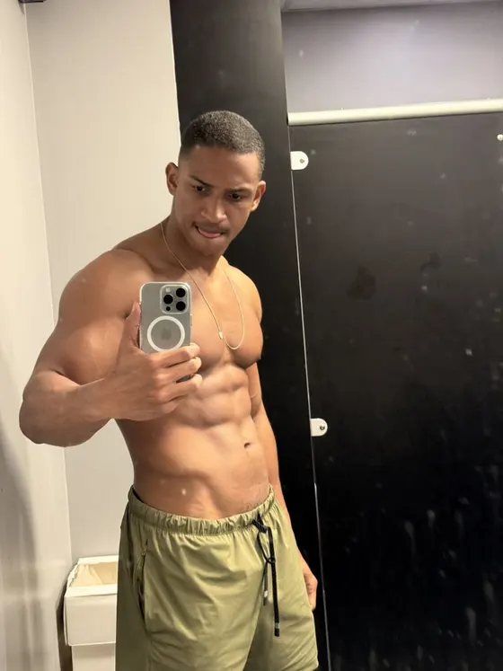 Kevin, Ebony male escort in Dubai — photo 9