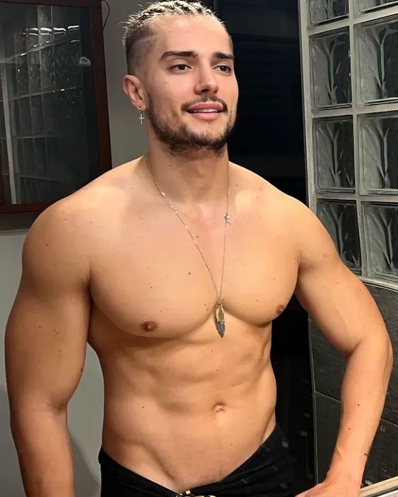 Kevin, Russian male escort in Dubai