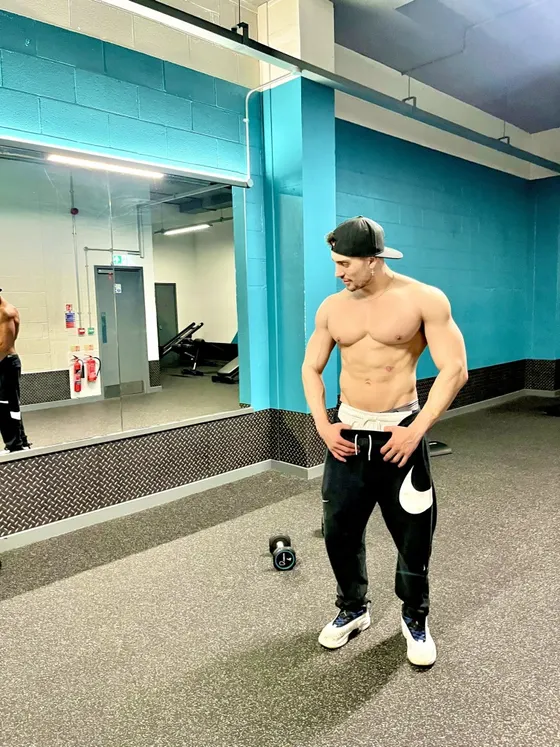 Kevin, Russian male escort in Dubai โ photo 9