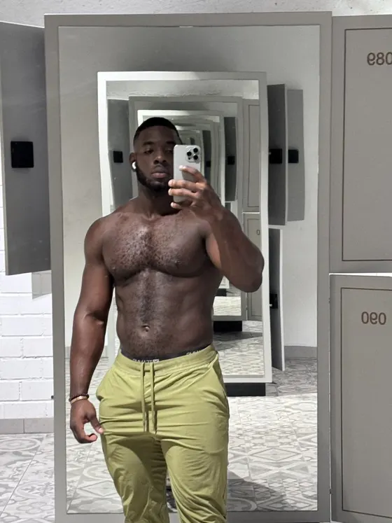 Kevin, male escort in Dubai โ photo 7