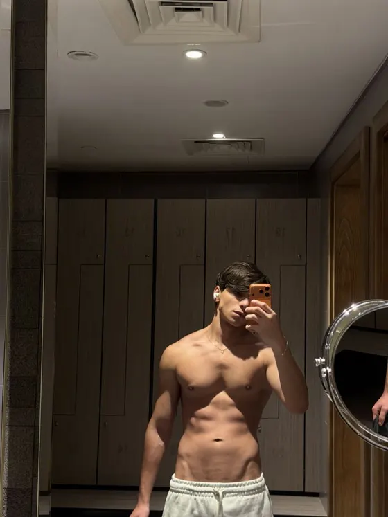 Liam, Brazilian male escort in Dubai — photo 11