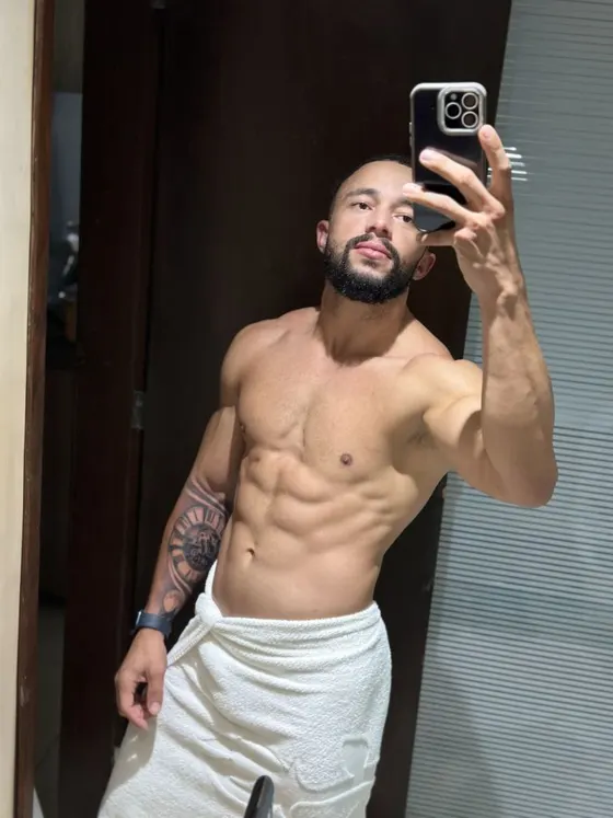 Liam, Brazilian male escort in Dubai โ photo 8