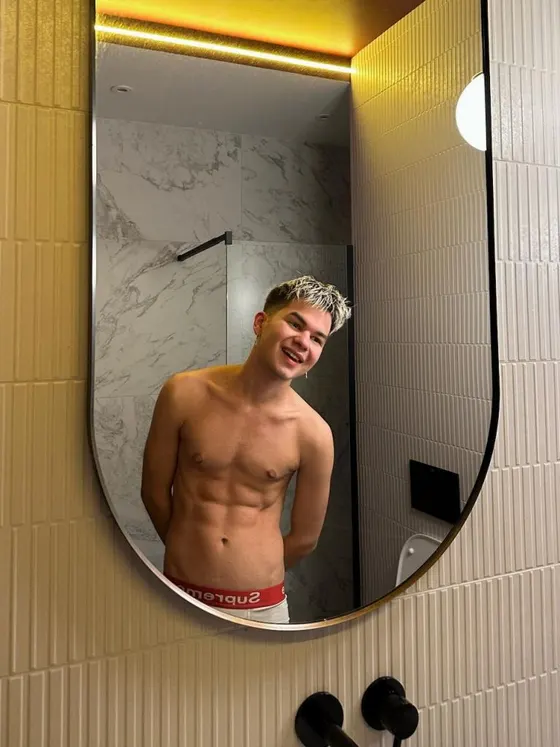 Lucas, male escort in Dubai — photo 10