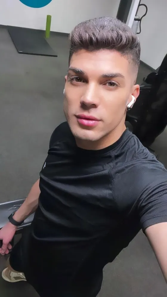 Lucas, male escort in Dubai