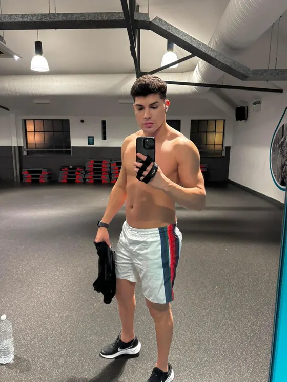 Lucas, male escort in Dubai โ photo 6