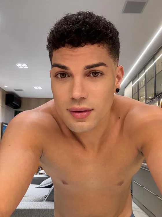Lucas, male escort in Dubai โ photo 7