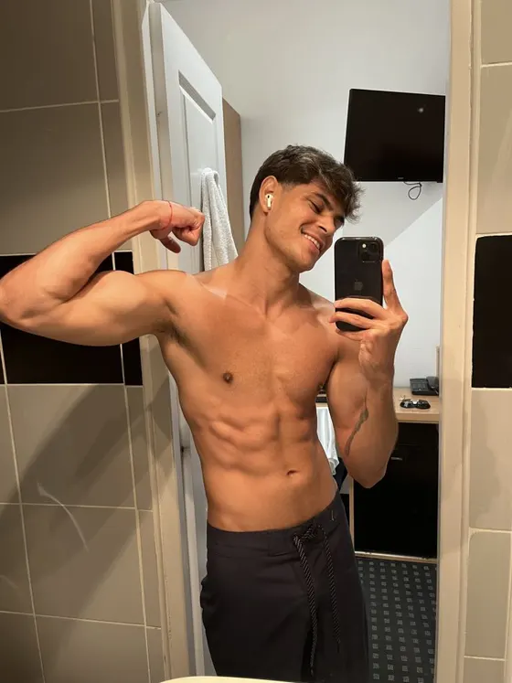 Lucas, Brazilian male escort in Dubai — photo 8