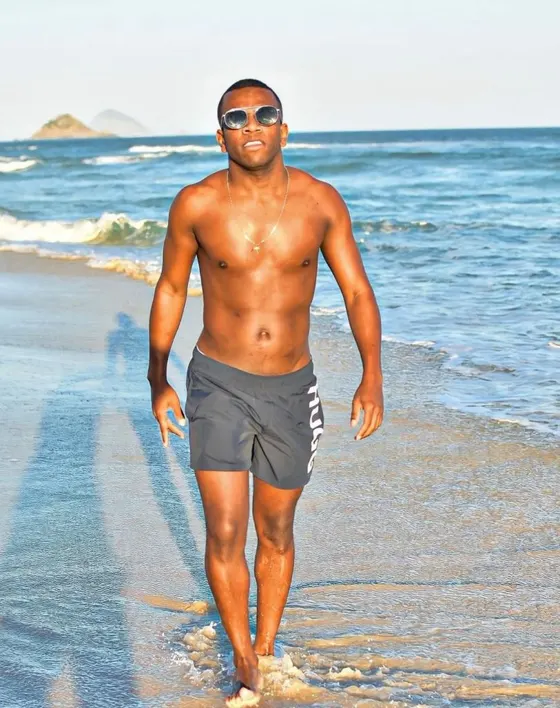 Lucas, male escort in Dubai — photo 10