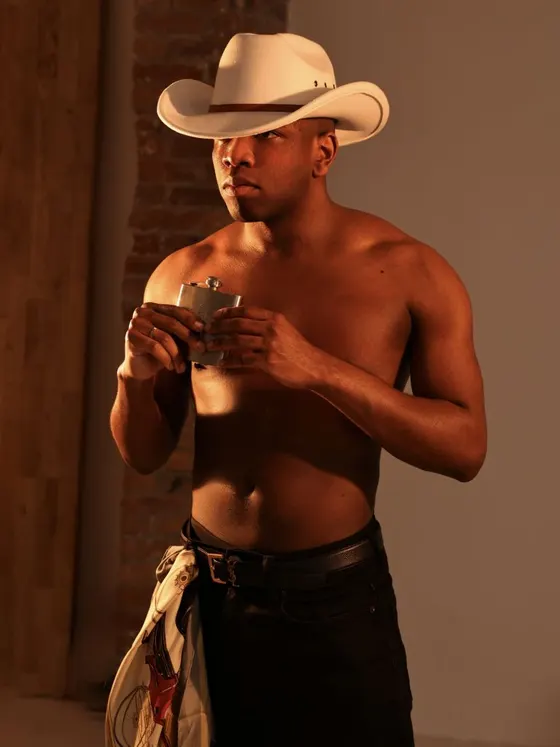 Lucas, male escort in Dubai — photo 11