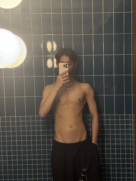 Lucas, male escort in Dubai — photo 6