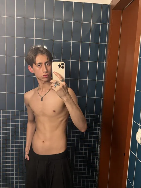 Lucas, male escort in Dubai — photo 7