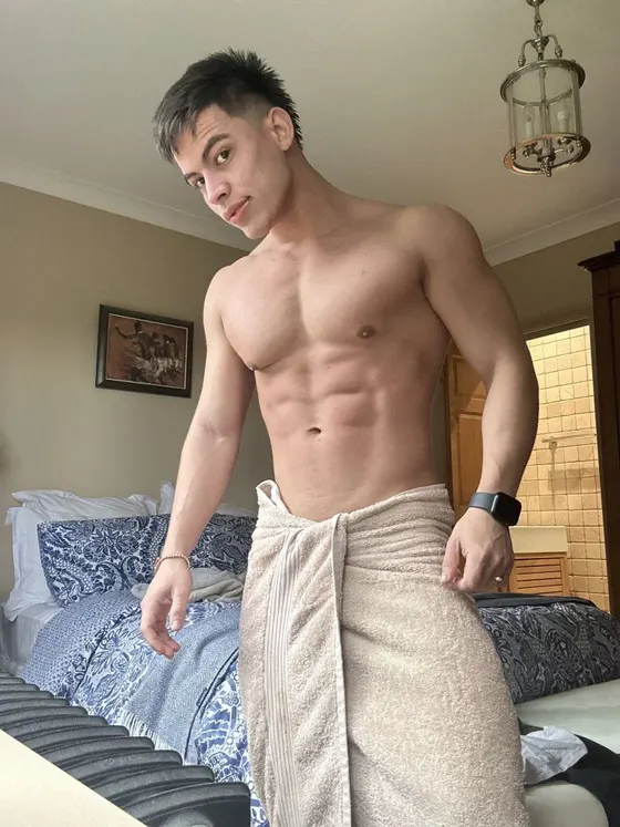 Marco, male escort in Dubai โ photo 10