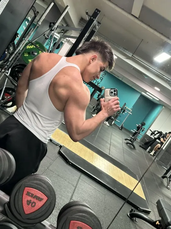 Marco, male escort in Dubai โ photo 11