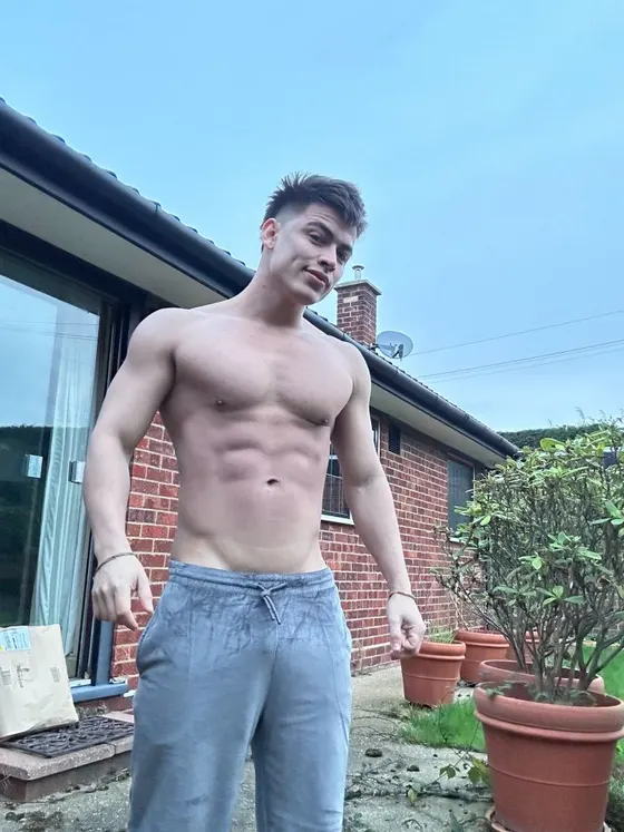 Marco, male escort in Dubai โ photo 14