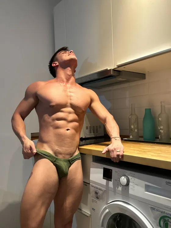 Marco, male escort in Dubai โ photo 15