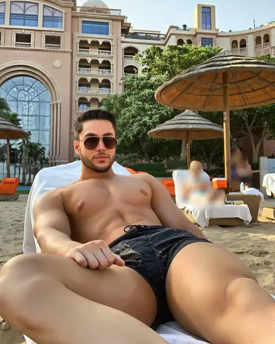 Max, male escort in Dubai — photo 10