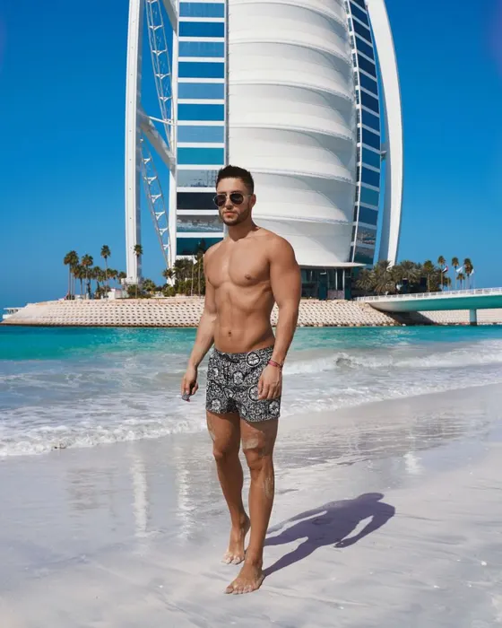 Max, male escort in Dubai — photo 18