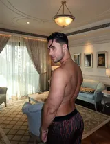 Max, male escort in Dubai — photo 4