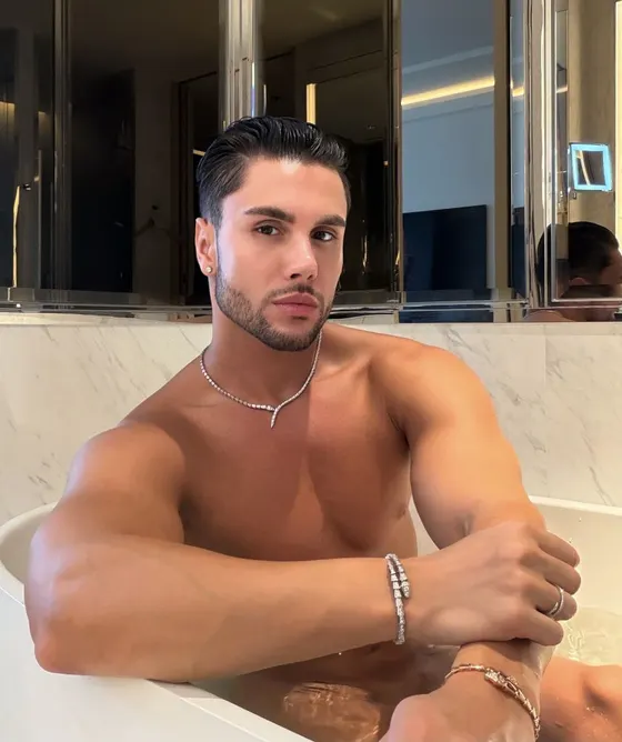 Max, male escort in Dubai — photo 5