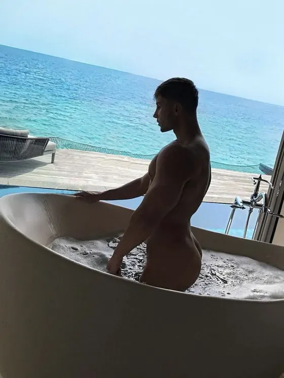 Max, male escort in Dubai — photo 9