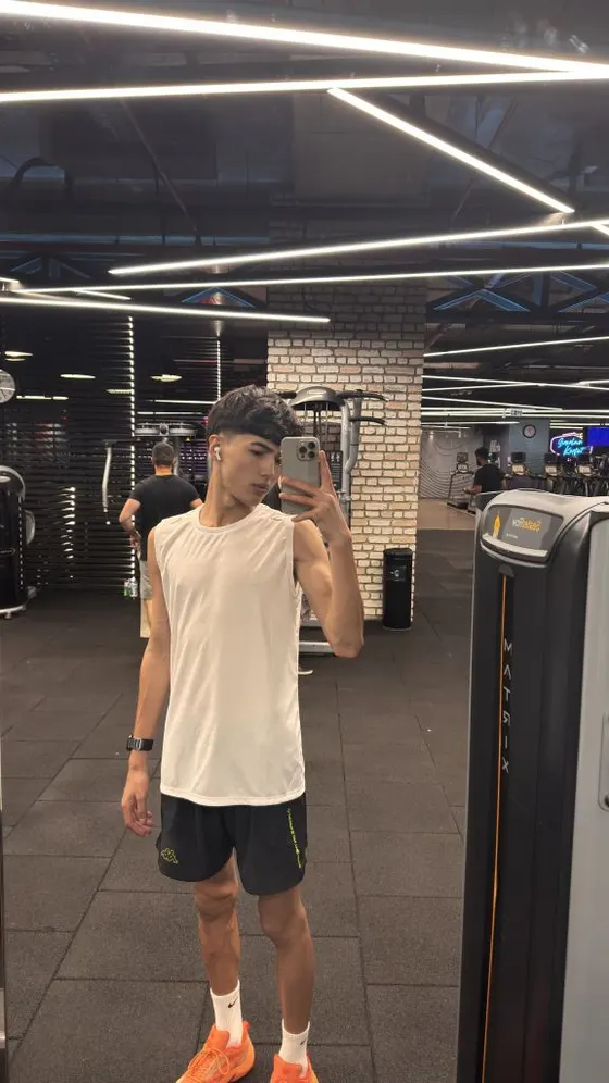 Nate, Asian male escort in Dubai