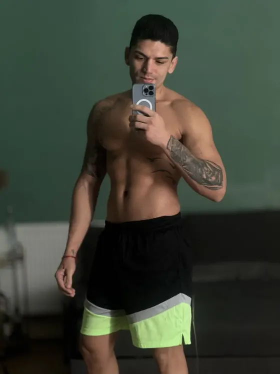 Noah, male escort in Dubai — photo 11