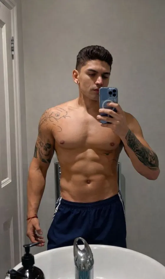 Noah, male escort in Dubai — photo 3