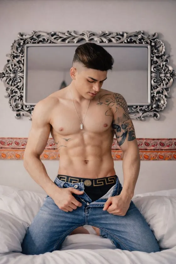 Noah, male escort in Dubai — photo 8