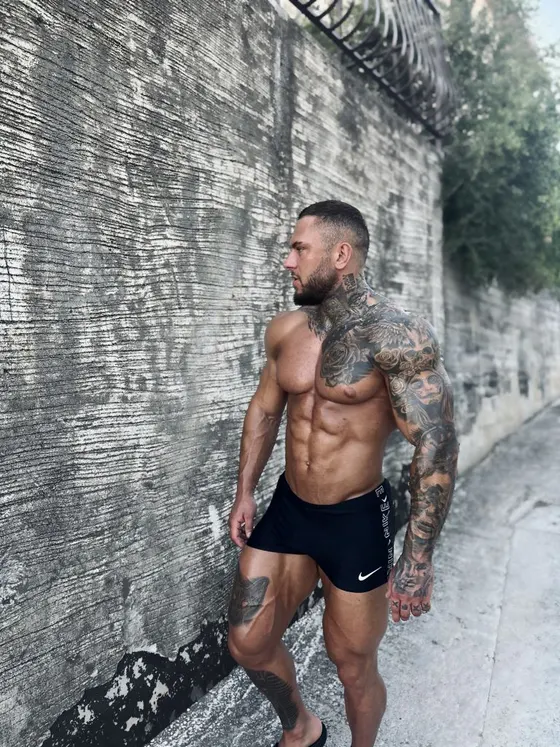 Oscar, Brazilian male escort in Dubai — photo 15