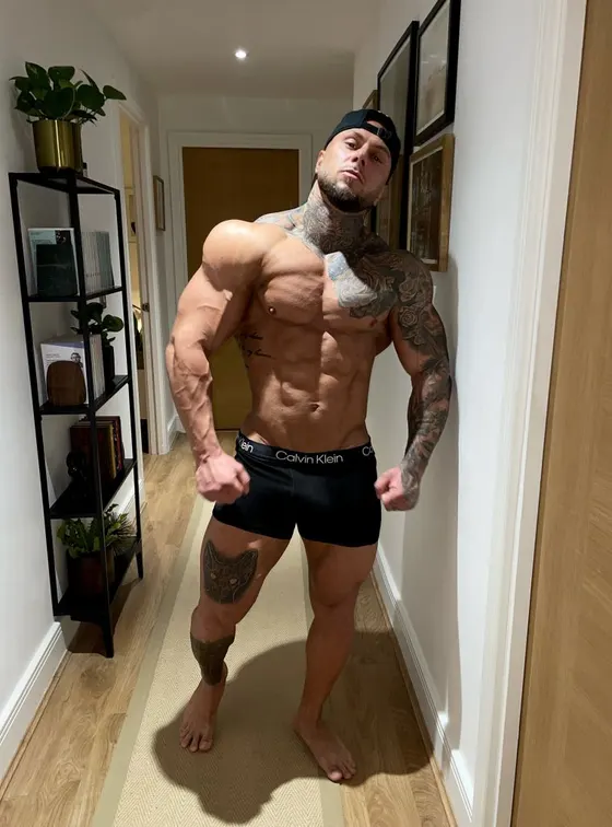 Oscar, Brazilian male escort in Dubai — photo 16