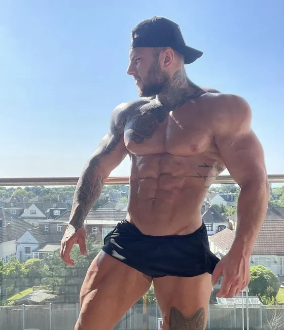 Oscar, Brazilian male escort in Dubai — photo 5