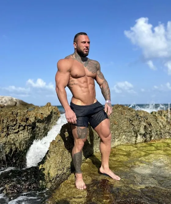 Oscar, Brazilian male escort in Dubai — photo 6