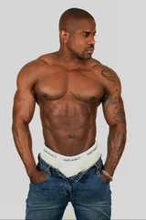 Oscar, male escort in Dubai — photo 2