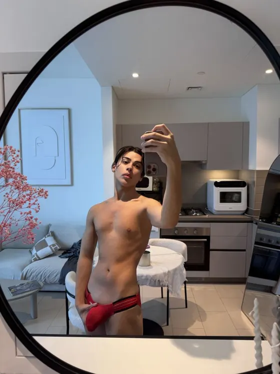 Oscar, male escort in Dubai โ photo 16